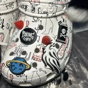 CROCS | Shoes | Disney Classic Cruella Ii Crocs Clog New W  display picture 2